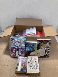 BOX OF ASSORTED BOOKS TO INCLUDE THE HOUSE IN THE CERULEAN SEA BY TJ KLUNE: LOCATION - D2