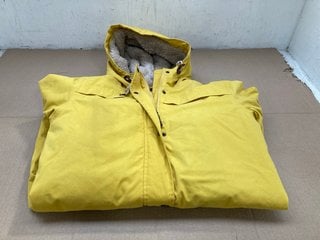 SEA SALT CORNWALL WOMENS FLEECE LINED WATERPROOF RAIN COAT IN YELLOW SIZE: 12 RRP - £150: LOCATION - D3