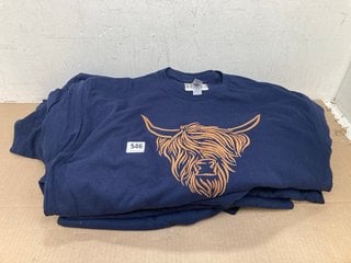 QTY OF SCOTLAND HIGHLAND COW JUMPERS AND TSHIRTS IN NAVY AND DARK NAVY IN VARIOUS SIZES: LOCATION - C13