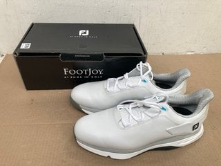 FJ MENS PRO/SLX ORTHOLITE X25 LACE UP TRAINERS IN WHITE SIZE: 13: LOCATION - C11