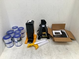 QTY OF ASSORTED ITEMS TO INCLUDE 2 X ASSORTED MACHINERY JACKS: LOCATION - C6