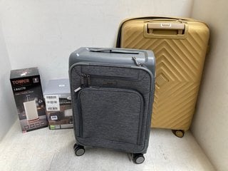 TOWER CAVALETTO GREY TOWEL POLE TO INCLUDE SMART SOLAR PIR MILLENIUM FLOOD LIGHT , 2 X ASSORTED SMALL HARDSHELL TRAVEL SUITCASES IN SLATE GREY AND GOLD: LOCATION - B4