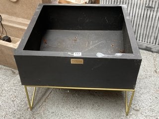 MODERN SQUARE STYLE FIRE PIT IN BLACK AND BRASS: LOCATION - D1