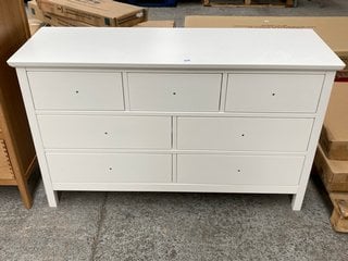 JOHN LEWIS & PARTNERS WILTON 3+4 DRAWER CHEST IN WHITE - RRP £399: LOCATION - D2