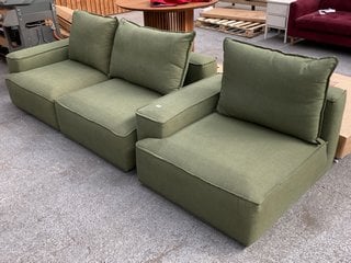 JOHN LEWIS & PARTNERS BORDER GRAND MODULAR STYLE 4 SEATER SOFA IN GREEN FABRIC - RRP £2098: LOCATION - D3