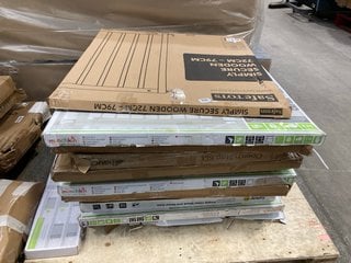 PALLET OF ASSORTED SAFETY GATES TO INCLUDE SAFETOTS SIMPLY SECURE WOODEN SAFETY GATE: LOCATION - B3 (KERBSIDE PALLET DELIVERY)