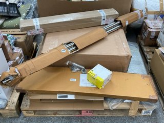 PALLET OF ASSORTED ITEMS TO INCLUDE SLAZENGER ROUNDERS YELLOW POSTS & BLACK BASE SET: LOCATION - B5 (KERBSIDE PALLET DELIVERY)