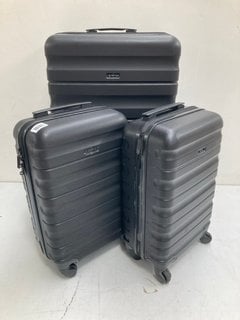 JOHN LEWIS & PARTNERS LARGE HARD SHELL SUITCASE IN BLACK TO INCLUDE 2 X JOHN LEWIS & PARTNERS CABIN SIZE HARD SHELL SUITCASES IN BLACK: LOCATION - BR1