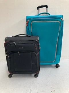 AMERICAN TOURISTER MEDIUM SUITCASE IN AQUA TO INCLUDE ANTLER CABIN SIZE SUITCASE IN BLACK: LOCATION - BR5