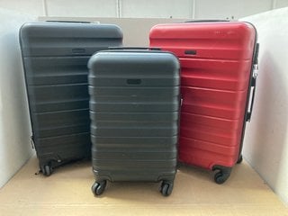 3 X ASSORTED JOHN LEWIS & PARTNERS CASES TO INCLUDE SMALL HARD SHELL BLACK CABIN CASE: LOCATION - BR8