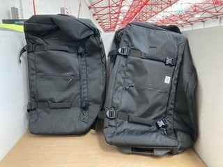 2 X JOHN LEWIS & PARTNERS LOCKABLE DUFFLE BAGS IN BLACK: LOCATION - BR16