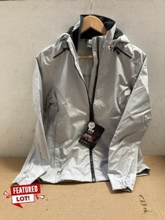 HH MANCHESTER 2.0 SHELL JACKET IN GREY RRP £120 SIZE XS: LOCATION - BR10