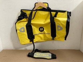 WATERPROOF BAG IN YELLOW & BLACK: LOCATION - BR12