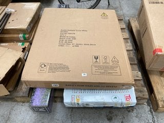 PALLET OF ASSORTED ITEMS TO INCLUDE AUSTIN RADIATOR COVER IN WHITE: LOCATION - B3 (KERBSIDE PALLET DELIVERY)