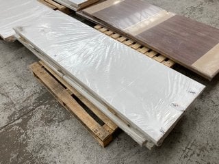 PALLET OF FCS SD WHITE INTERIOR DOOR SIZE 1981 X 610 X 35MM: LOCATION - B5 (KERBSIDE PALLET DELIVERY)