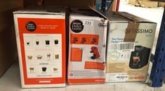 QUANTITY OF KITCHEN & APPLIANCES ITEMS TO INCLUDE A DELONGHI NESCAFE DOLCE GUSTO COFFEE MAKER: LOCATION - RACK C