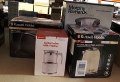 QUANTITY OF KITCHEN & APPLIANCES ITEMS TO INCLUDE RUSSELL HOBBS CREAM STAINLESS STEEL 1.7L CORDLESS ELECTRIC KETTLE WITH BLACK HANDLE (FAST BOIL 3KW, REMOVABLE WASHABLE ANTI-SCALE FILTER, PULL TO OPE