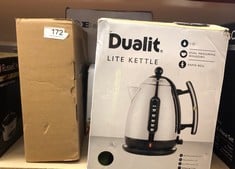 QUANTITY OF KITCHEN & APPLIANCES ITEMS TO INCLUDE DUALIT LITE KETTLE - 1.5L JUG KETTLE - POLISHED WITH BLACK TRIM, HIGH GLOSS FINISH - FAST BOILING KETTLE BY DUALIT - 72010: LOCATION - A