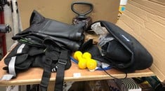 QUANTITY OF ASSORTED SPORTS ITEMS TO INCLUDE FISHING WADERS: LOCATION - REAR TABLES(COLLECTION OR OPTIONAL DELIVERY AVAILABLE)