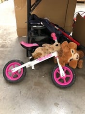 QUANTITY OF ASSORTED ITEMS TO INCLUDE SKDADDLE KIDS PEDALESS BIKE: LOCATION - REAR TABLES(COLLECTION OR OPTIONAL DELIVERY AVAILABLE)