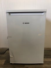 BOSCH FREE STANDING FRIDGE MODEL KTR15NWECG RRP £299: LOCATION - FRONT FLOOR(COLLECTION OR OPTIONAL DELIVERY AVAILABLE)