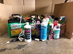 QUANTITY OF ASSORTED GARDEN ITEMS TO INCLUDE ROUND UP FAST ACTION TOTAL WEED KILLER - COLLECTION ONLY - LOCATION RIGHT RACK