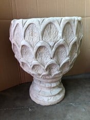 PINEAPPLE URN-DEEP PINEAPPLE PATTERN PLANTER ON CIRCULAR BASE - COLLECTION ONLY - LOCATION RIGHT RACK