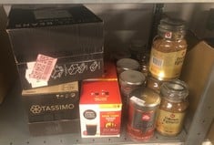 QUANTITY OF FOOD & DRINK ITEMS TO INCLUDE DOUWE EGBERTS PURE GOLD INSTANT COFFEE 190G - SOME MAY BE PAST BEST BEFORE: LOCATION - A RACK