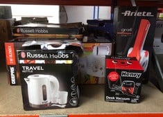 QUANTITY OF KITCHEN & APPLIANCES ITEMS TO INCLUDE RUSSELL HOBBS ELECTRIC 0.85L TRAVEL KETTLE, SMALL & COMPACT, DUAL VOLTAGE, IDEAL FOR ABROAD/CARAVAN/CAMPING, INC 2 CUPS & SPOONS, REMOVABLE WASHABLE