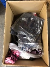 QUANTITY OF CLOTHING & APPAREL ITEMS TO INCLUDE FLUFFY SLIPPER SOCKS: LOCATION - C RACK