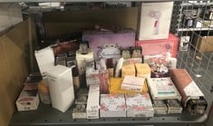 QUANTITY OF HEALTH & BEAUTY ITEMS TO INCLUDE BULLDOG SKINCARE MOISTURISING GEL-CREAM: LOCATION - C RACK