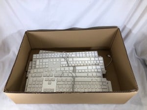 10X APPLE QWERTY KEYBOARD MODEL A1243.:: LOCATION - B RACK