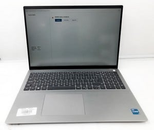 DELL VOSTRO 5620 256GB SSD LAPTOP: MODEL NO P117F001. INTEL CORE I5-1240P, 8GB RAM,:: LOCATION - B RACK