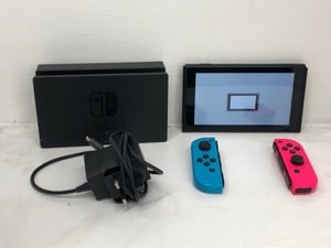 NINTENDO SWITCH 32GB CONSOLE.: LOCATION - B RACK