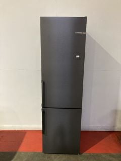 BOSCH SERIES 4 KGN39VXBT FREESTANDING FRIDGE FREEZER FROST FREE BLACK STEEL DOORS RRP £949