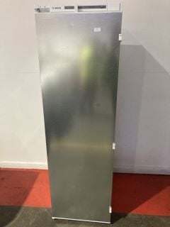 BOSCH SERIES 4 319L TALL FRIDGE