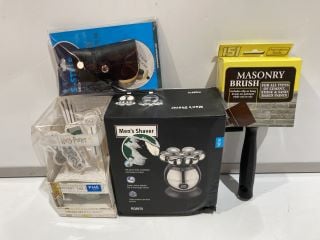 QTY OF ASSOTRED ITEMS TO INCLUDE MENS SHAVER RQ8870