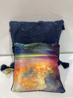 QTY OF ASSORTED ITEMS TO INCLUDE SCOTT NAISMITH CUSHIONS MULTI