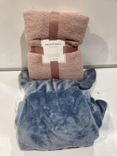 QTY OF ASSORTED ITEMS TO INCLUDE BRENTFORD'S TEDDY SUPERSOFT THROW PINK