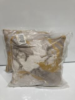 QTY OF ASSORTED ITEMS TO INCLUDE SLEEP DOWN GREY AND YELLOW MARBLED PILLOW