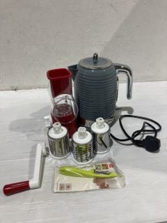 QTY OF ASSORTED ITEMS TO INCLUDE TABLETOP DRUM GRATER