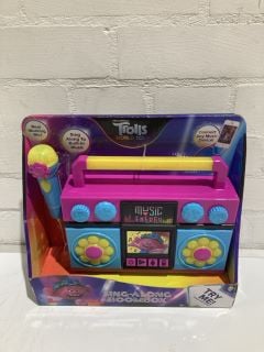 QTY OF ITEMS INCLUDING TROLLS WORLD TOUR SING ALONG BOOMBOX