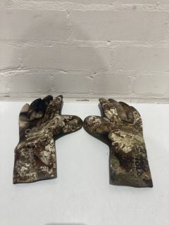 QTY OF HOLO STONE GLOVES