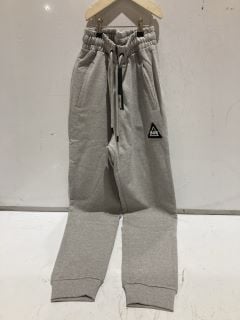 QTY OF CLOTHING INCLUDING HAINES SWEAT PANTS GREY SMALL