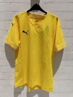 QTY OF CLOTHING INCLUDING PUMA CYBER YELLOW AND BLACK SHORTS XS