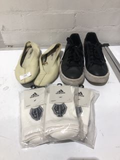 QTY OF SHOES INCLUDING BLACK NIKE TRAINERS