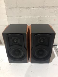 2 X BOOKSHELF SPEAKER WITH PASSIVE SPEAKER