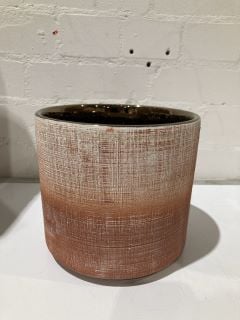 5 X RIVET RUSTIC TEXTURED STONEWARE PLANTER