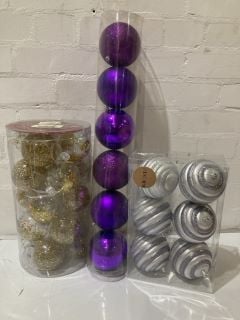 QTY OF ITEMS INCLUDING PURPLE GLITTER BAUBLES