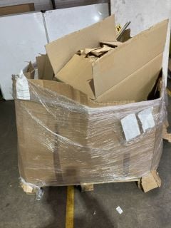 1 X PALLET OF ASSORTED ITEMS TO INCLUDE FIRE EXIT SIGNS AND STANLY SPIRIT LEVELS